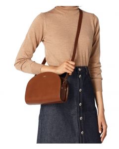 Tasche A.P.C. Demi-Lune Nussbraun