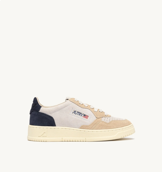 Sneaker AUTRY Medalist Low Tricolor Wildleder Weiß Sand und Blau 