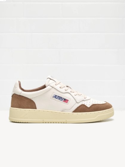 Schuhe AUTRY Medalist Low aus Wildleder und Ziegenleder in Weiß/Suede