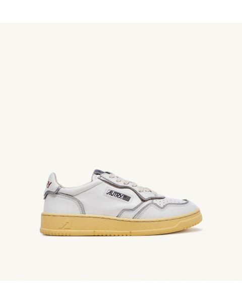 Schuhe AUTRY Medalist Woman Liberty Open Low Sneakers White Silver Leather
