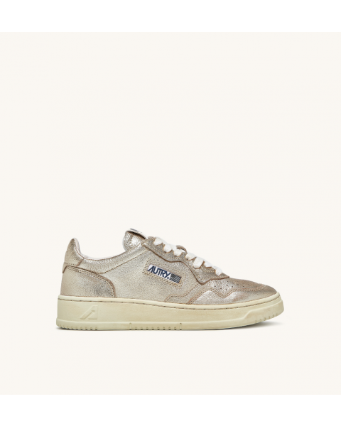 Schuhe AUTRY Medalist Woman Low Sneaker in Platinum Color Laminated Goatskin