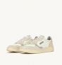 Schuhe AUTRY Medalist Low aus Weißem Leder und Beigem Wildleder mit Hair-Optik