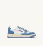 Schuhe AUTRY Medalist Low aus zweifarbigem Leder weiß und Hellblau 