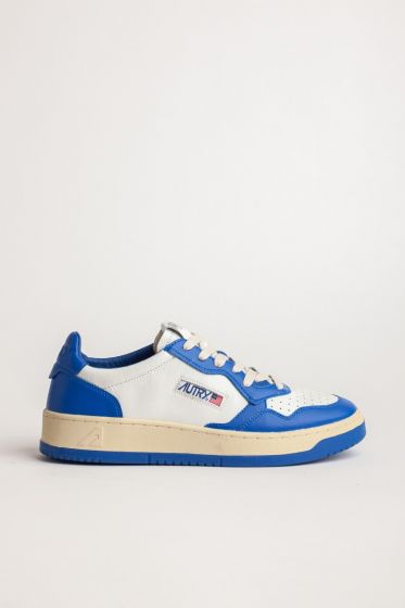 Schuhe AUTRY Medalist Man Low Sneakers In Leather White Prince Blue